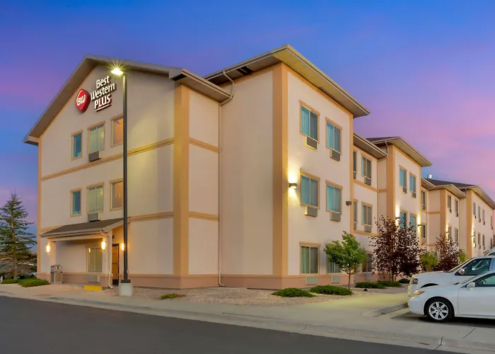 Western Fossil Country & Hotel