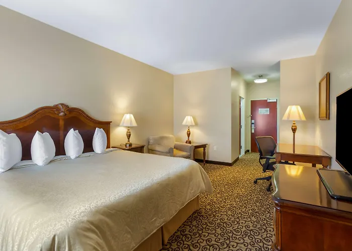 Western Fossil Country & Hotel