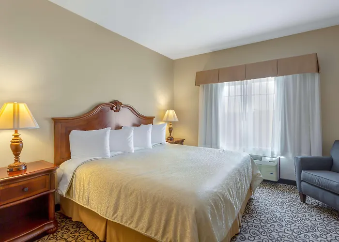 Western Fossil Country & Hotel 3*