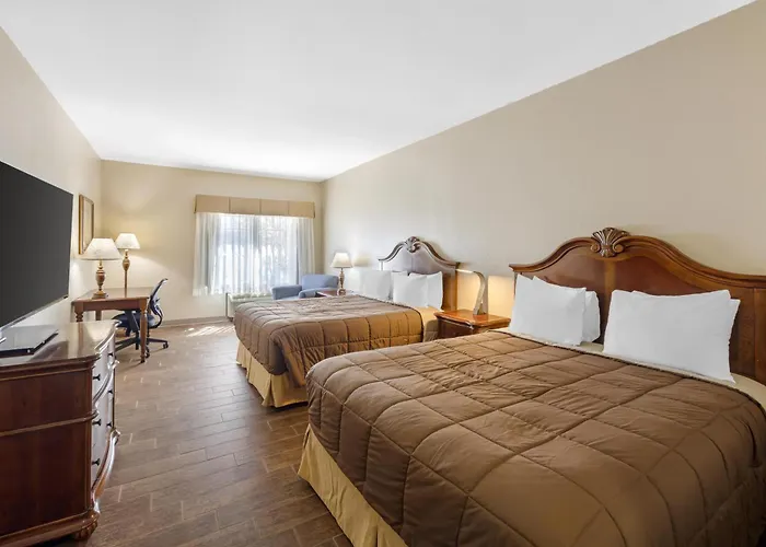 Western Fossil Country & Hotel