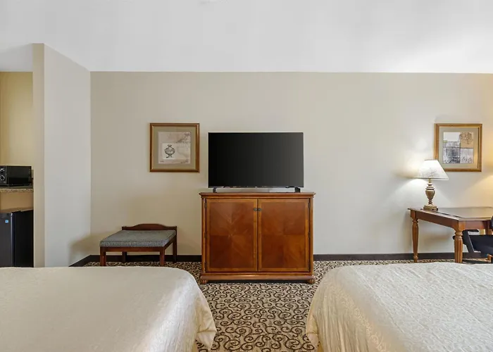 Western Fossil Country & Hotel 3*