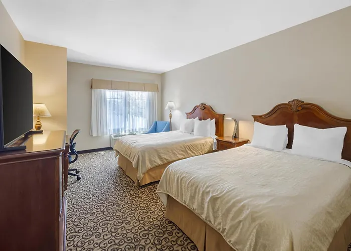 Western Fossil Country & Hotel
