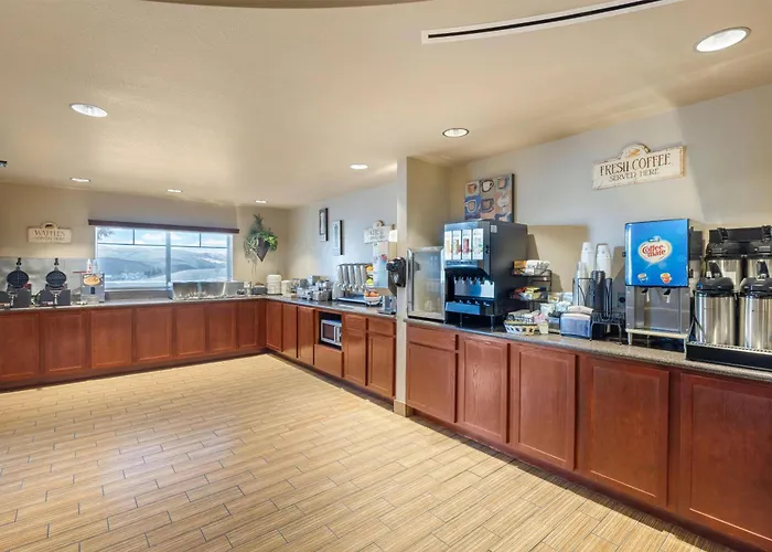 Western Fossil Country & Hotel 3*