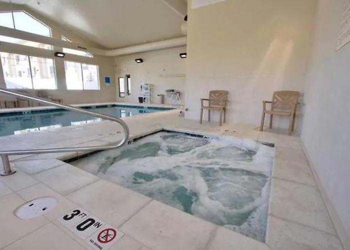 Western Fossil Country & Hotel 3*